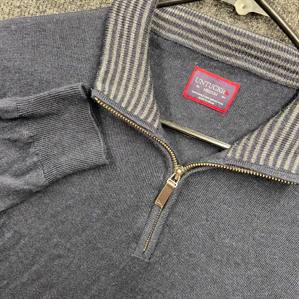UNTUCKit Belguardo Mens Medium Blue Merino Wool Quarter Zip Sweater 31811